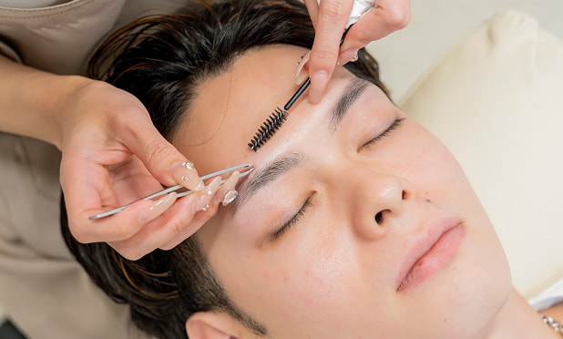 施術の流れ 06 ピンセットで仕上げ